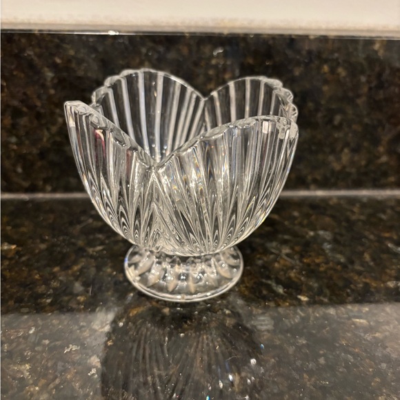 Marquis by Waterford Small Crystal Cut Scalloped Bowl/Tealight Holder - Picture 2 of 6